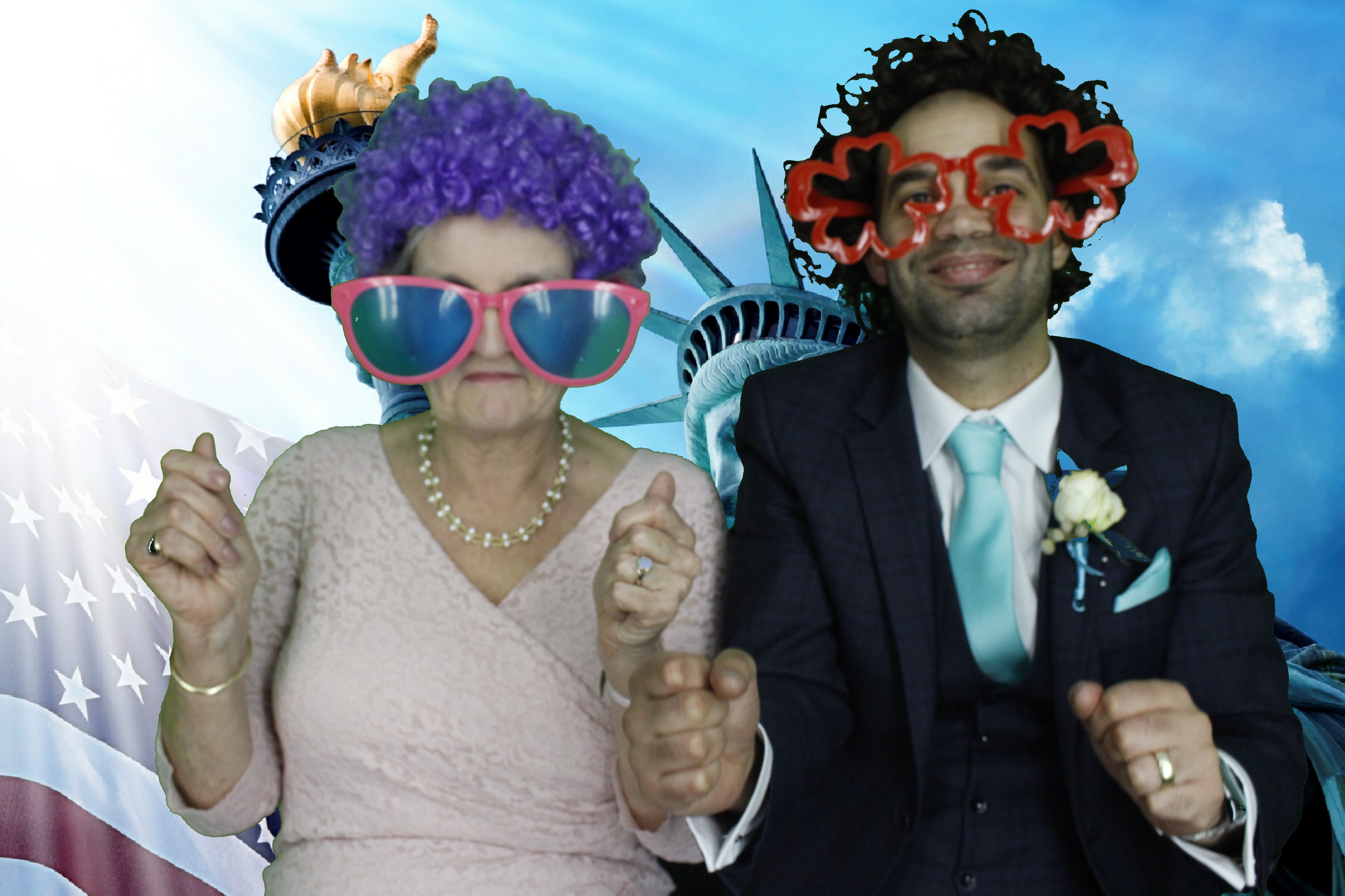 Mr & Mrs Mills | View more photos from the event at gallery.myphotoboothexperience.co.uk/u/MyPhotoBoothExperienceLtd/Mr-Mrs-Mills